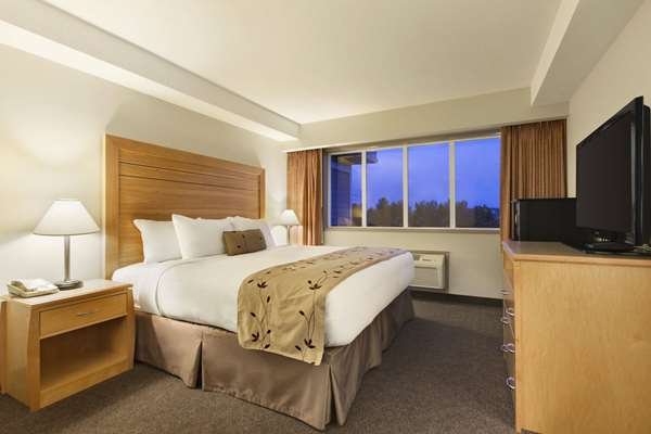 DAYS INN SIDNEY - Image 2