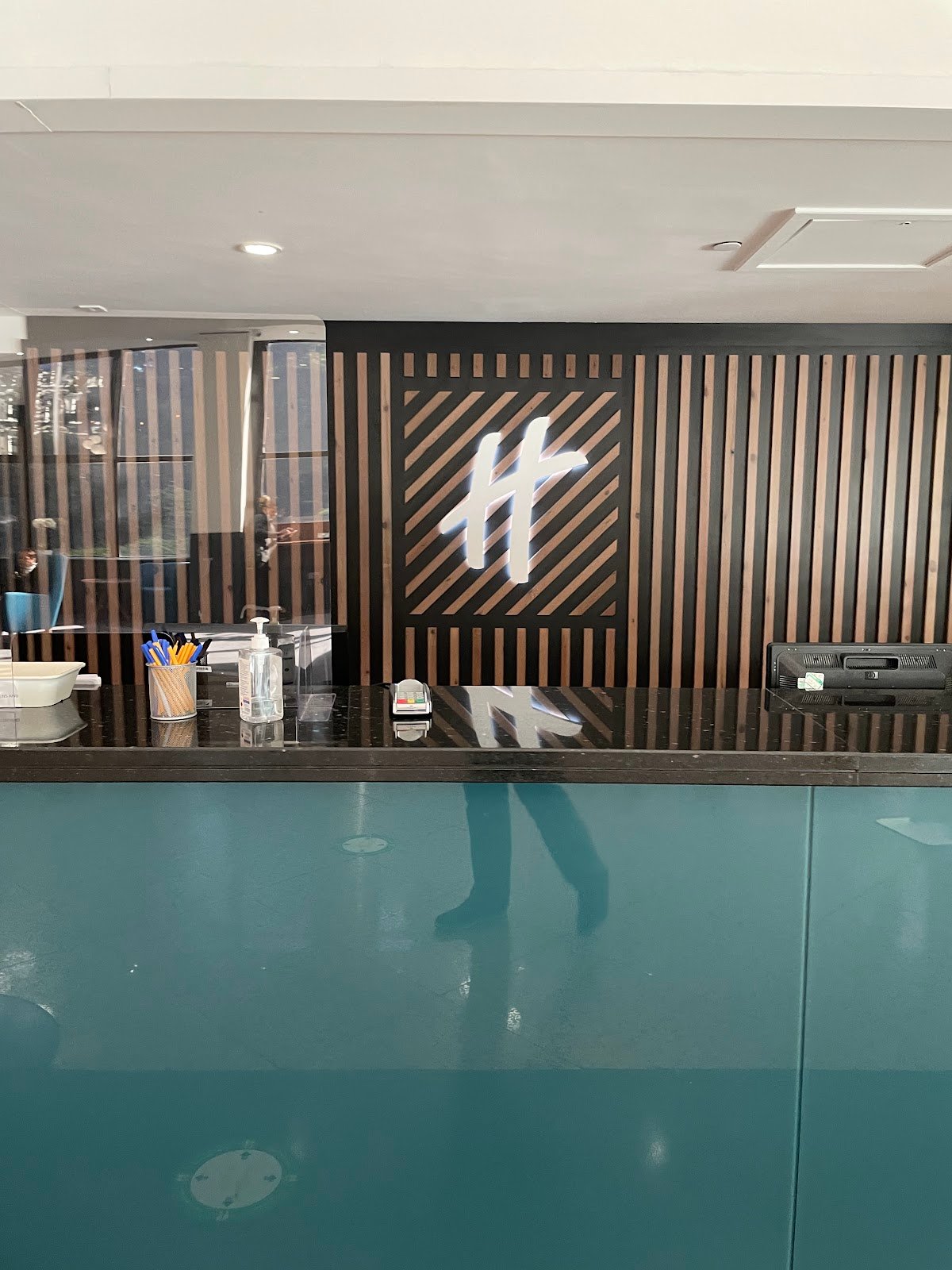 HOLIDAY INN KENSINGTON FORUM - Image 3