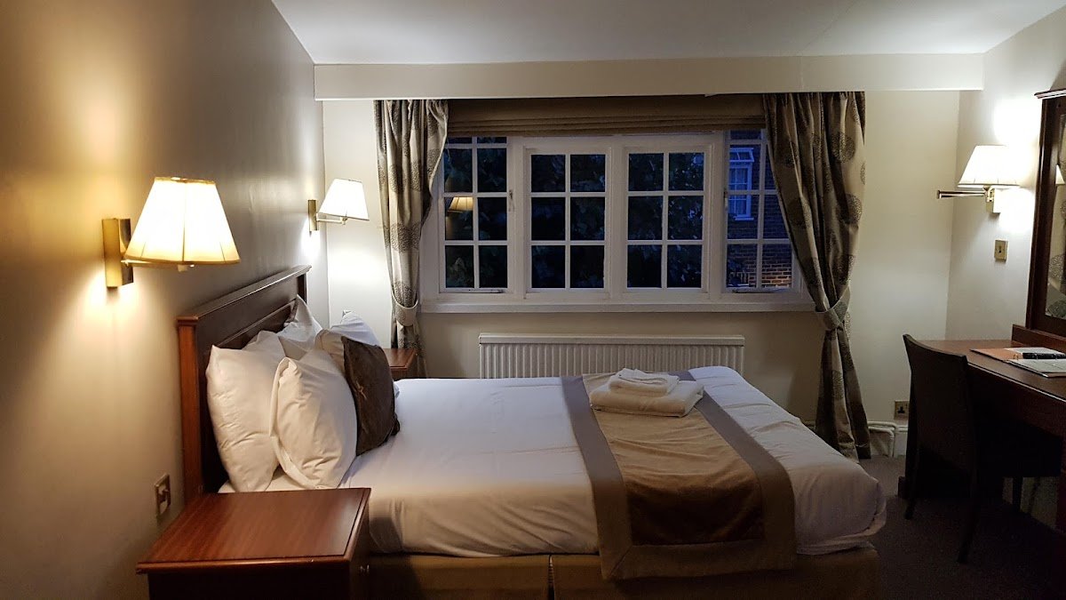 WARREN LODGE HOTEL - Image 2